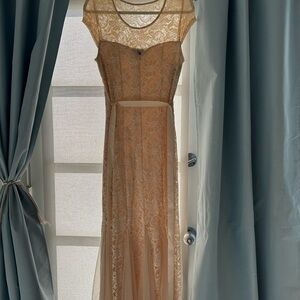 Candalite Cream Lace Evening Gown new without tags
